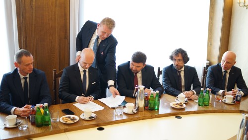 DSC03570-min.JPG DSC03570-min.JPG