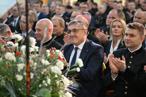 DSC_9528.JPG DSC_9528.JPG