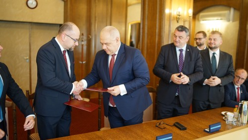 DSC03478-min.JPG DSC03478-min.JPG